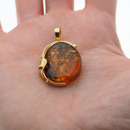 Zawieszka z liściem - Bursztyn koniakowy w srebrze złoconym