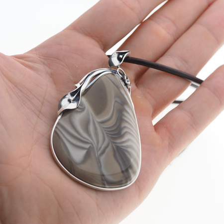 Naszyjnik z Krzemieniem Pasiastym – srebro oksydowane 925, naturalny rzemień