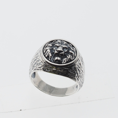 Sygnet lew - srebro oksydowane (rozmiar 17 lub 20)