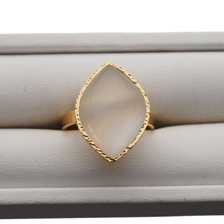 Pierścionek - Kamień Księżycowy markiza i srebro złocone, młotkowane