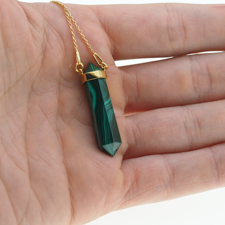 Naszyjnik - Malachit sopel w okuciu na łańcuszku złoconym