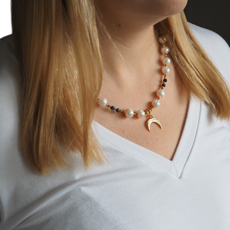 Naszyjnik - Białe Perły, Szafir, hematyt i srebro złocone