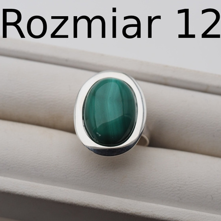 Pierścionek regulowany z owalnym Malachitem w srebrze.