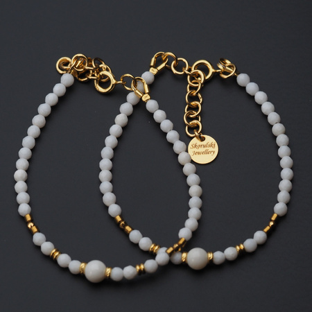 Bransoletka z białym Koralem i Hematytem – srebro złocone 925