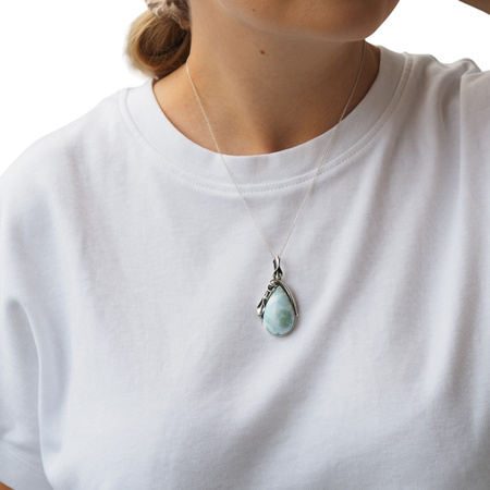 Zawieszka - larimar łza w srebrze oksydowanym z liśćmi