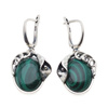 Kolczyki z owalnymi malachitami w srebrze oksydowanym.