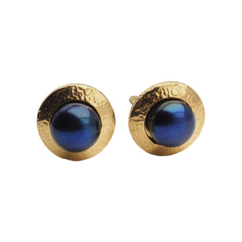 Klipsy - Perły czarne koło 8 mm w złoconym srebrze młotkowanym