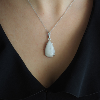 Zawieszka z Morganitem w srebrze rodowanym