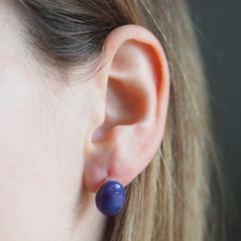 Kolczyki z owalnymi czaroitami w srebrze